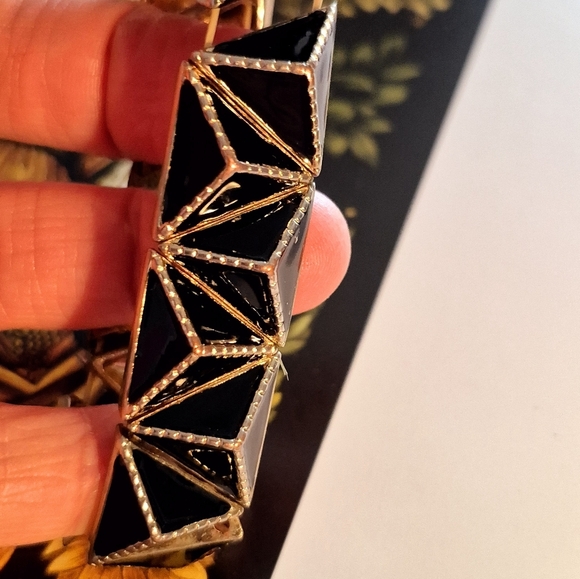 Stretchy Geometric Black and Gold Bracelet - Picture 3 of 6